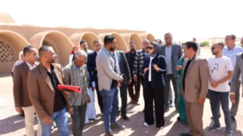 محافظ الوادي الجديد تتابع تطوير قرية حسن فتحي بـ17 مليون جنيه