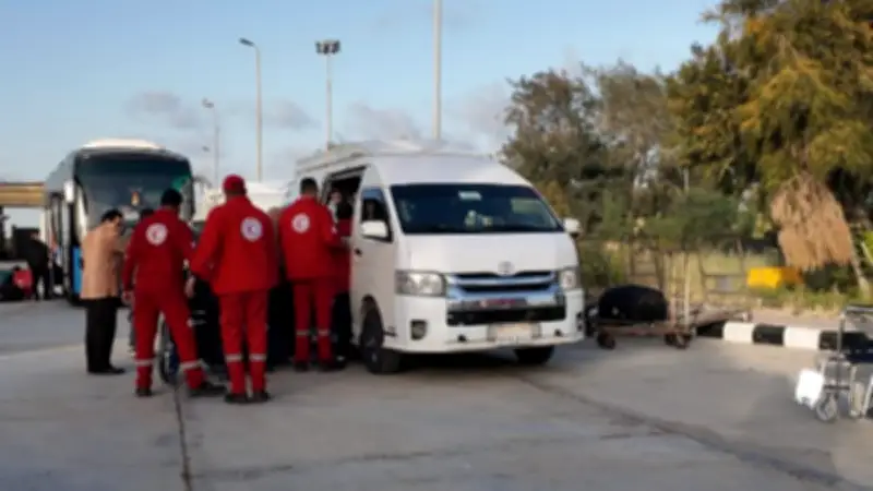 الهلال الأحمر المصري يطلق قافلة "زاد العزة" رقم 171 بحمولة 4,910 طنًا لغزة