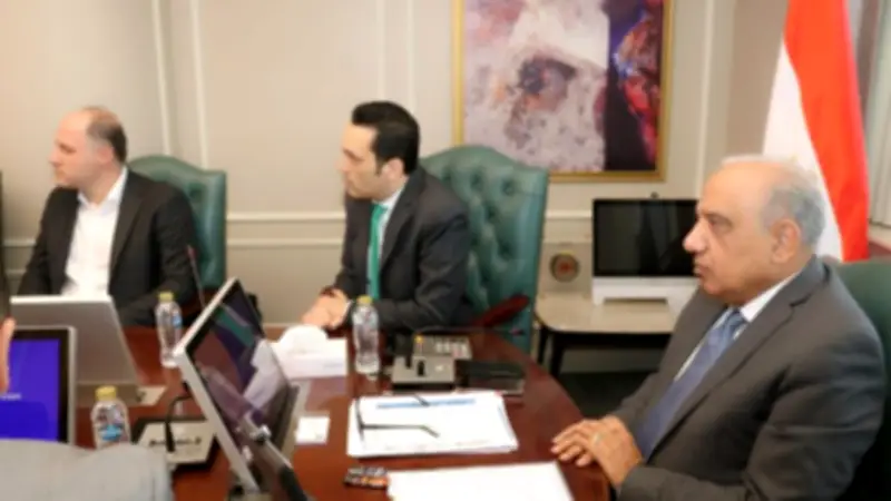 وزير الكهرباء يعلن استثمار 1.8 مليار دولار لإنشاء مصنع بطاريات تخزين الطاقة