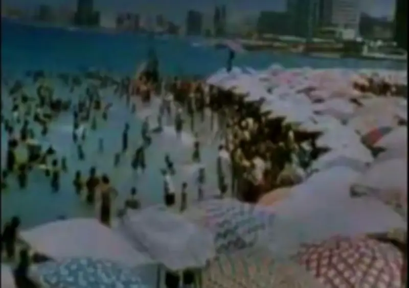 موقف سيارات ميدان التحرير عام 1975: صورة نادرة تكشف عن تحولات القاهرة