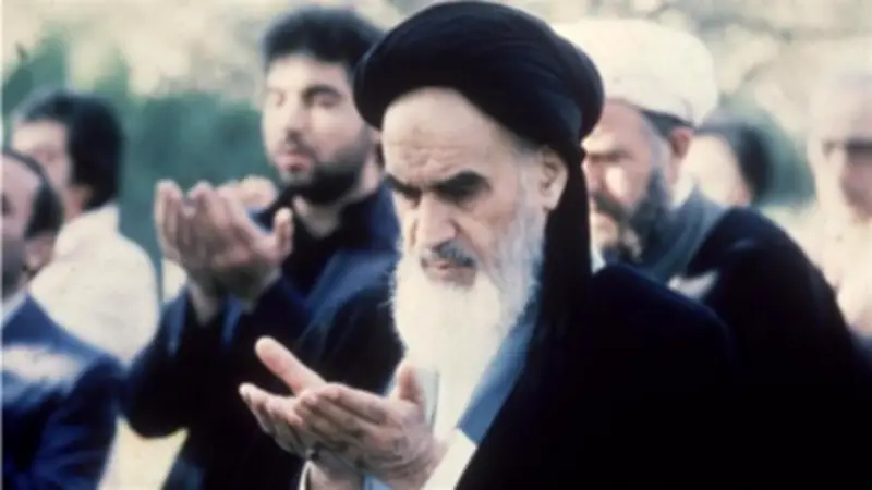 لقاء نادر في خيمة باريس بين مسؤولين أمريكيين والخميني عام 1979: تفاصيل تاريخية