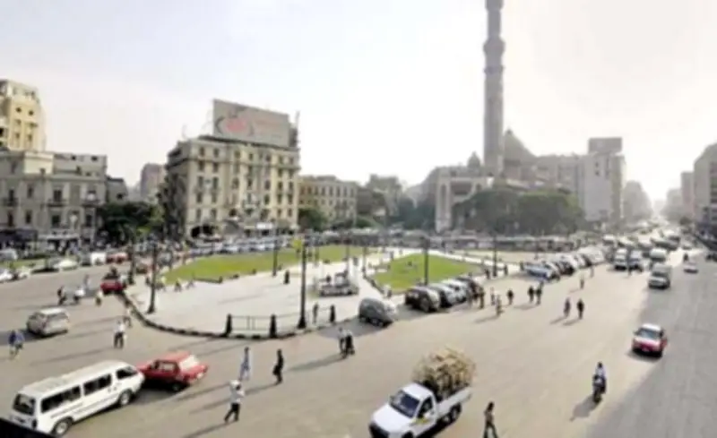 زحام شديد في صورة نادرة لموقف رمسيس عام 1981 تظهر ازدحامًا غير مسبوق