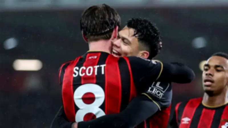 بورنموث يتغلب على ليدز يونايتد 2-1 في الدوري الإنجليزي ويصعد للمركز السادس