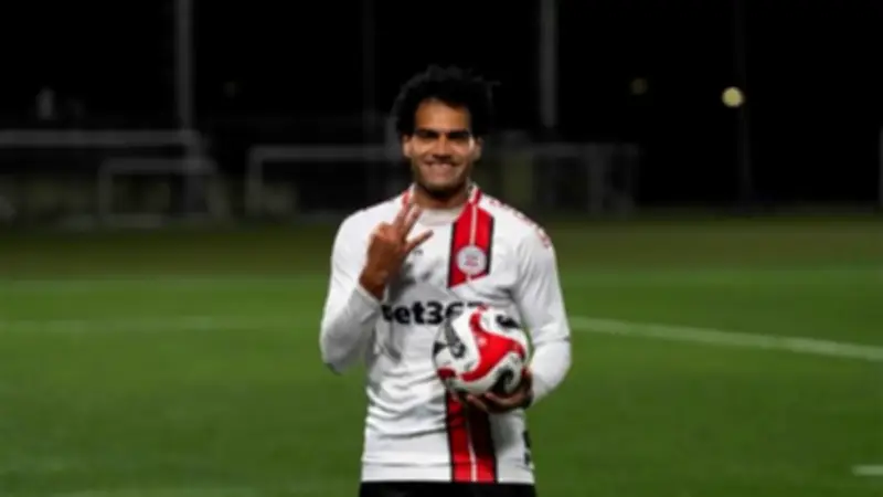 أيمن غباشي: حققت إنجازًا تاريخيًا في جبل طارق وأطمح للعب في الليجا 2