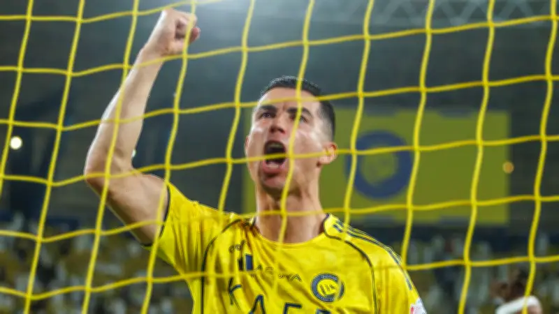 رونالدو يقود النصر السعودي نحو نهائي دوري أبطال آسيا 2 بعد فوز ساحق على الأهلي القطري