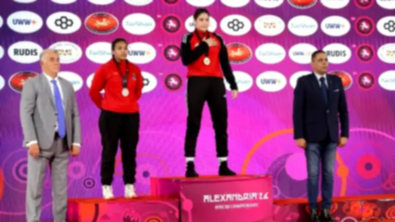 منتخب المصارعة النسائية تحت 20 سنة يحصد 5 ميداليات في البطولة الأفريقية بالإسكندرية