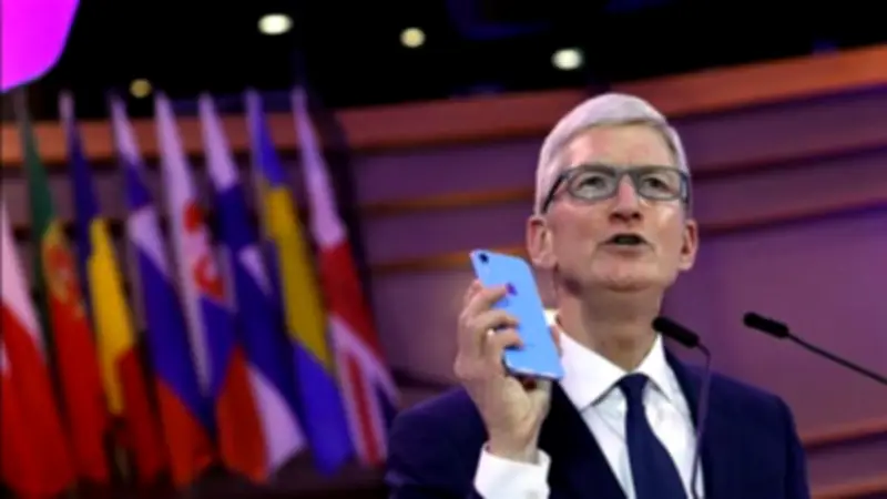 تيم كوك يغادر منصب الرئيس التنفيذي لآبل وجون تيرنوس يتولى القيادة رسميًا في سبتمبر 2026