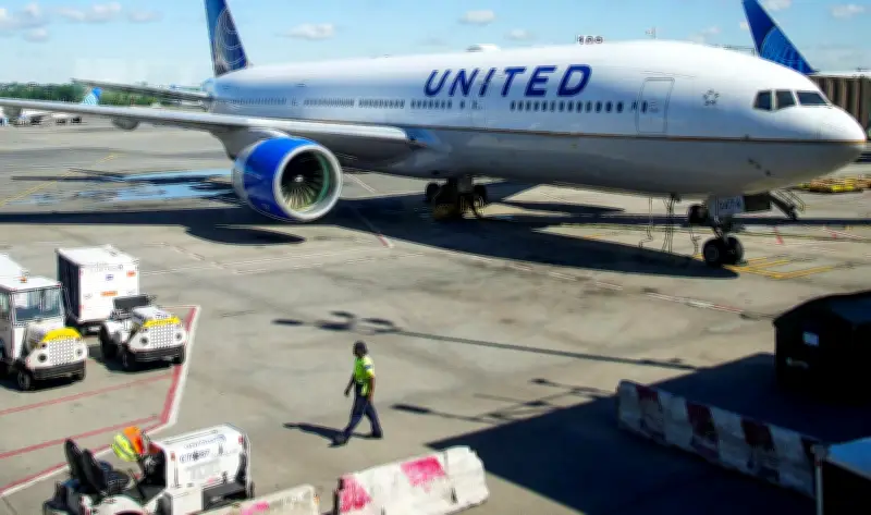 شركة طيران أمريكية تخفض توقعات أرباحها لعام 2026 بسبب ارتفاع التكاليف