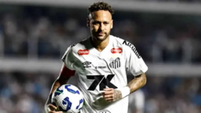 إصابة فيروسية غامضة تهدد مشاركة نيمار مع سانتوس قبل كأس العالم 2026