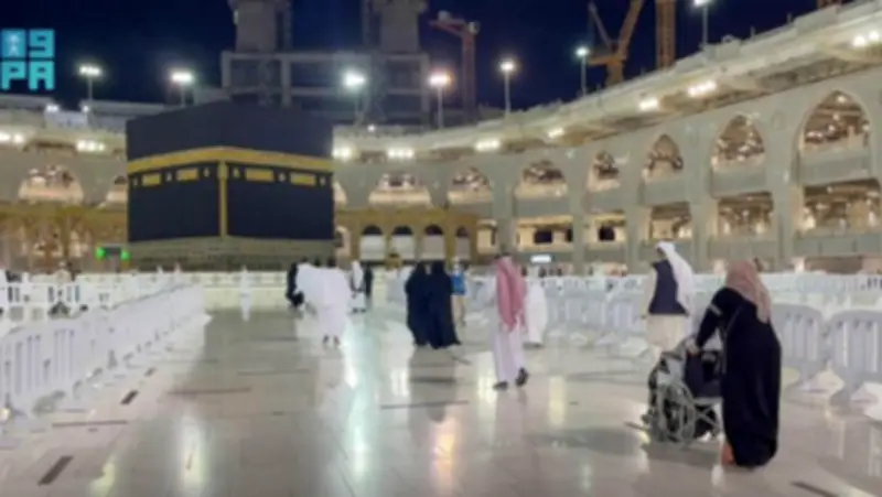 بدء تسلم تذاكر الطيران لحجاج الجمعيات الأهلية 2026