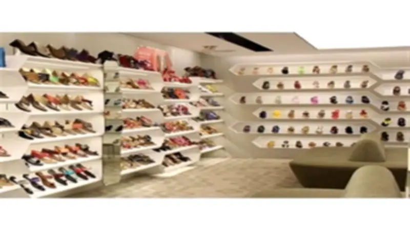 دراسة صادمة: متاجر الأحذية تختفي من الأسواق بحلول 2037 بسبب التسوق الإلكتروني