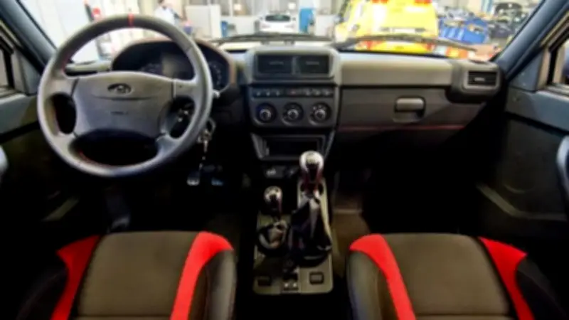 فرصة نادرة في الإسكندرية: سيارة لادا 2105 موديل 1994 بـ 50 ألف جنيه فقط