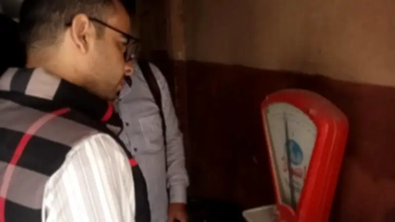 محافظ أسيوط: 2769 محضرًا تموينيًا تم تحريرها في حملات مكثفة على الأسواق والمخابز خلال شهر