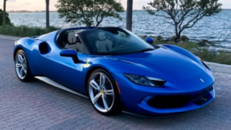 فيراري 296 GTS: مواصفات السوبر كارز الإيطالية كاملة