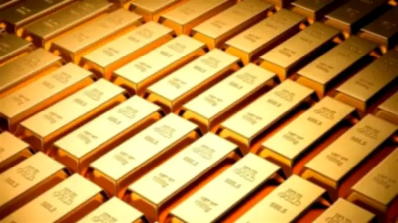 تراجع حاد في أسعار الذهب عالمياً بنسبة 3% وسط تحول المستثمرين للنفط بسبب الحرب الأمريكية الإيرانية