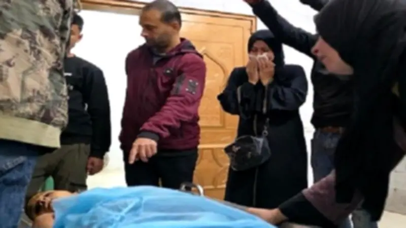 استشهاد 3 فلسطينيين وإصابة آخرين في مخيم المغازي وسط قطاع غزة