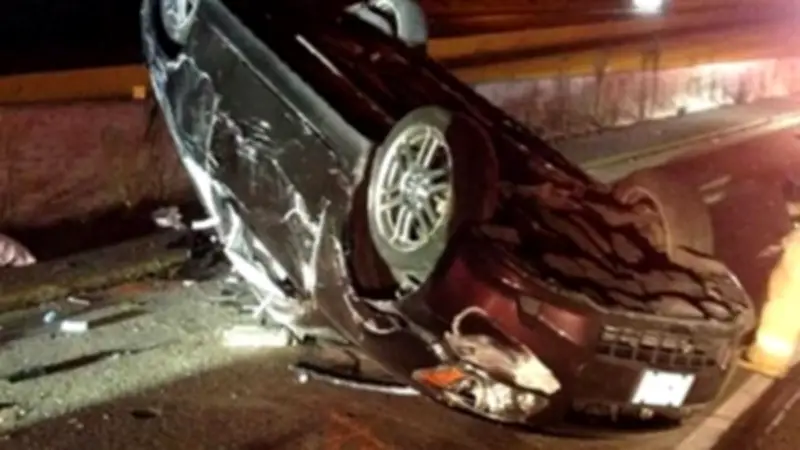 إصابة شخص في انقلاب سيارة على طريق الإسكندرية–مطروح أمام مارينا 3