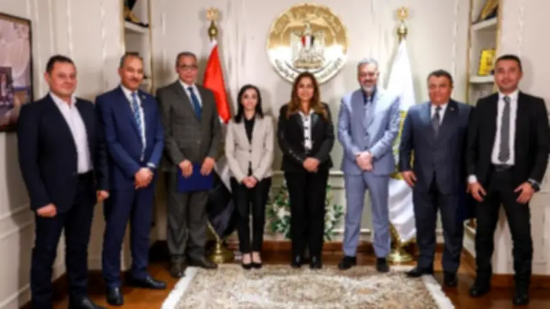توقيع عقود تشغيل وتطوير 3 مجازر بالبحيرة لدعم القطاع الخاص