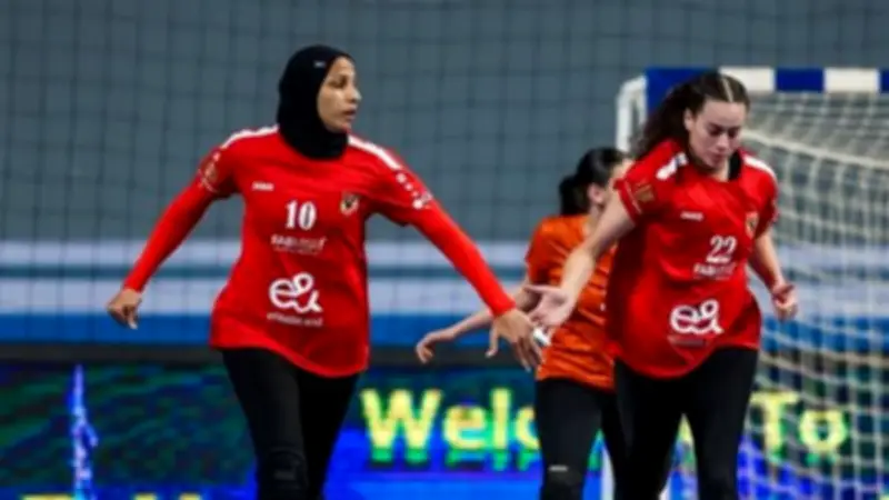 سيدات يد الأهلي يتوجن بكأس مصر بعد الفوز على الشمس بنتيجة 32-21