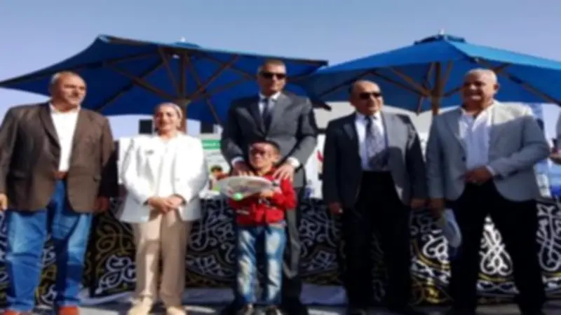 محافظ جنوب سيناء يشارك 341 طفلًا يتيمًا في احتفالية يوم الفرح ويوزع الهدايا