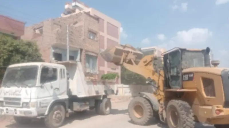 رفع 35 طن مخلفات في حملات نظافة مكثفة بقرى مركز أبنوب بأسيوط