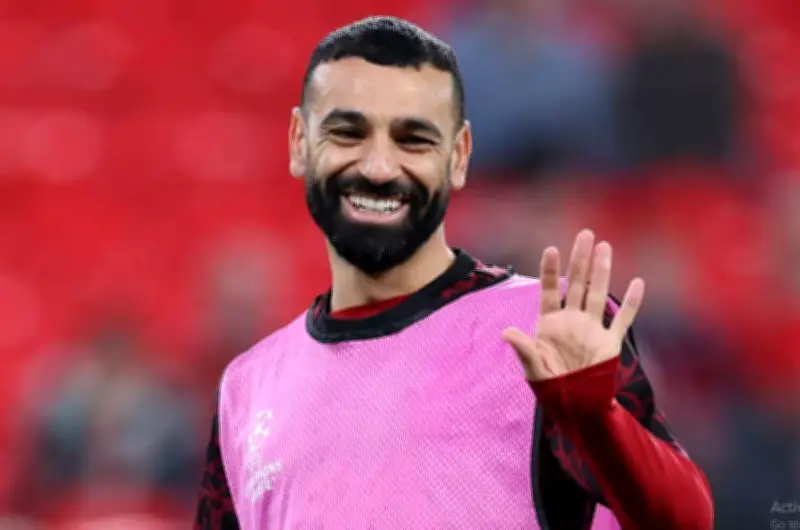 عقدة الـ 360 دقيقة: هل تبتسم الساحرة المستديرة لمحمد صلاح أمام باريس إنفوغرافيا؟