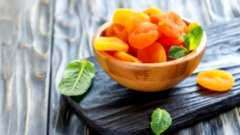 4 مخاطر محتملة لتناول المشمش المجفف رغم فوائده لصحة القلب والعظام