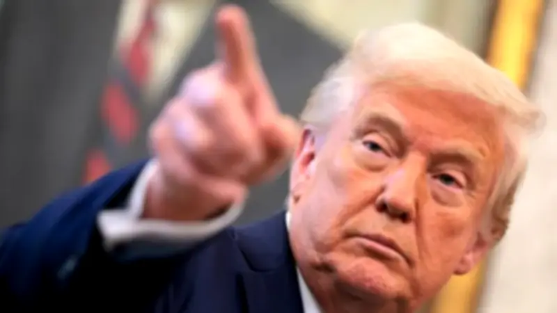 أزمة استقرار في إدارة ترامب: 4 وزراء يغادرون خلال شهر واحد وسط تساؤلات حول الكفاءة