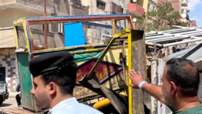 رفع 40 حالة إشغال طريق في حملة "شارع منظم" بحي ثانٍ بالإسماعيلية