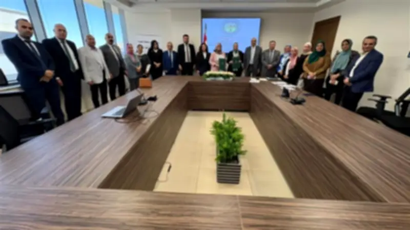 نقل الكهرباء توقع عقداً لتوسعة شبكة شرق العوينات لخدمة 40 ألف فدان