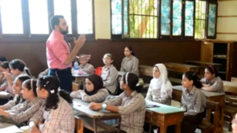 برلماني يكشف عجز 400 ألف معلم بالمدارس ووزارة التعليم تنفي