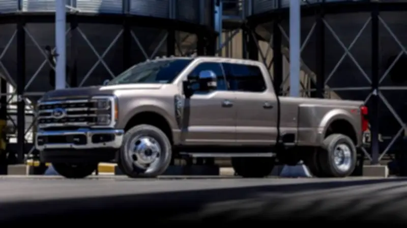 فورد تستدعي 422 ألف سيارة في أمريكا بسبب عطل خطير في مساحات الزجاج الأمامي