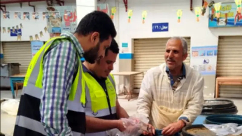الهيئة القومية لسلامة الغذاء بالإسماعيلية تعدم 454 كيلوجراماً من المواد الغذائية الفاسدة