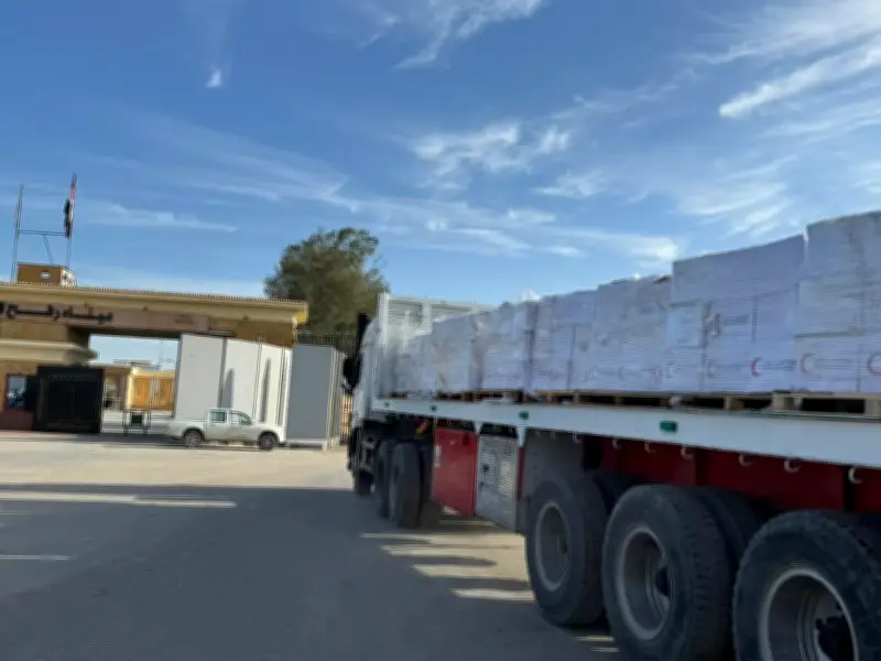 الهلال الأحمر المصري يدفع قافلة مساعدات جديدة إلى غزة تحمل 4675 طنًا