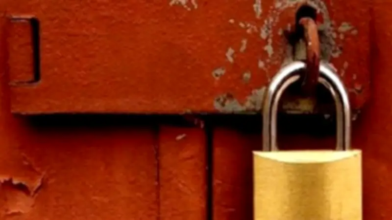 إغلاق 5 ورش غير مرخصة ورفع إشغالات في حملة مرافق بالجيزة