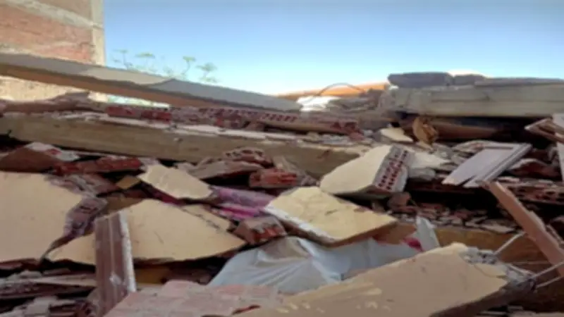 انهيار منزل مخالف من 5 طوابق في كفر الحمام ببنها دون خسائر بشرية