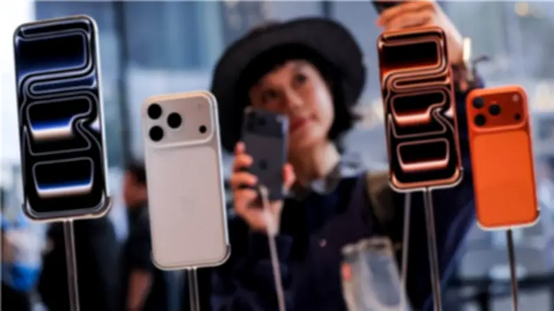 شاشة أفضل وبطارية تدوم.. 5 بدائل أندرويد تتفوق على iPhone 17e
