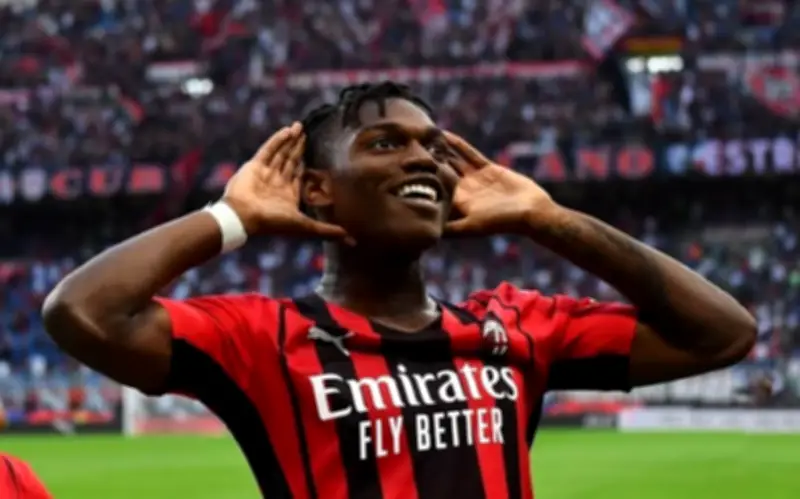 ميلان يحدد سعر لياو ب 50 مليون يورو وبرشلونة تدرس خيارات هجومية