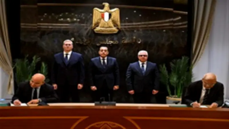 استثمارات 525 مليون دولار.. مدبولي يشهد توقيع عقد إنشاء مشروع إندوراما مصر للأسمدة بالمنطقة الاقتصادية لقناة السويس