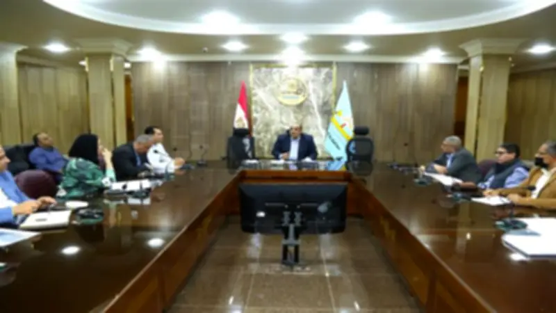 محافظة كفر الشيخ تطلق خطة طموحة لتطوير 60 طريقًا ورفع كفاءتها لتعزيز السلامة المرورية