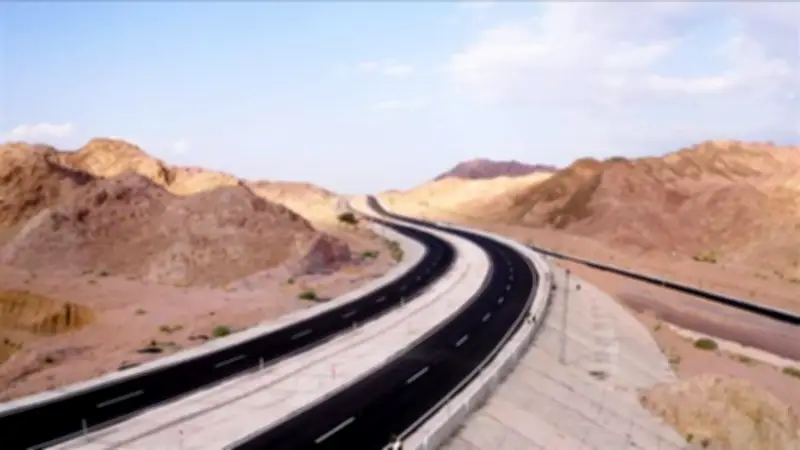 النقل تنفذ ممر طابا العريش ضمن 7 ممرات لوجستية لربط البحرين الأحمر والمتوسط