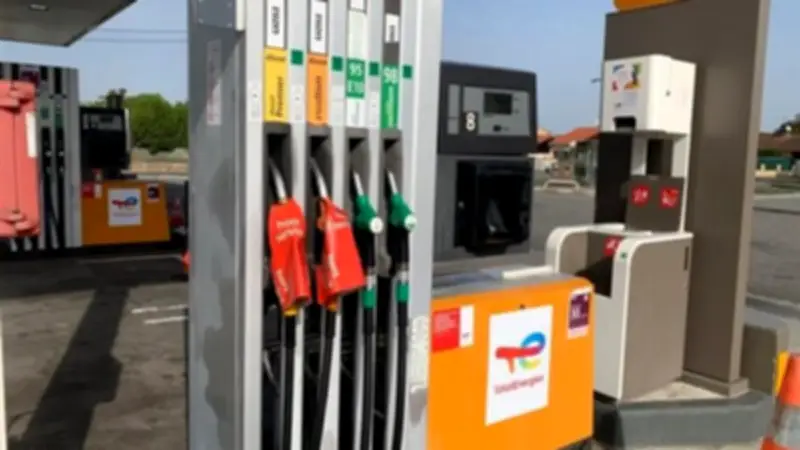 أزمة وقود في فرنسا: 700 محطة على وشك النفاد بسبب سقف الأسعار والحرب الإيرانية