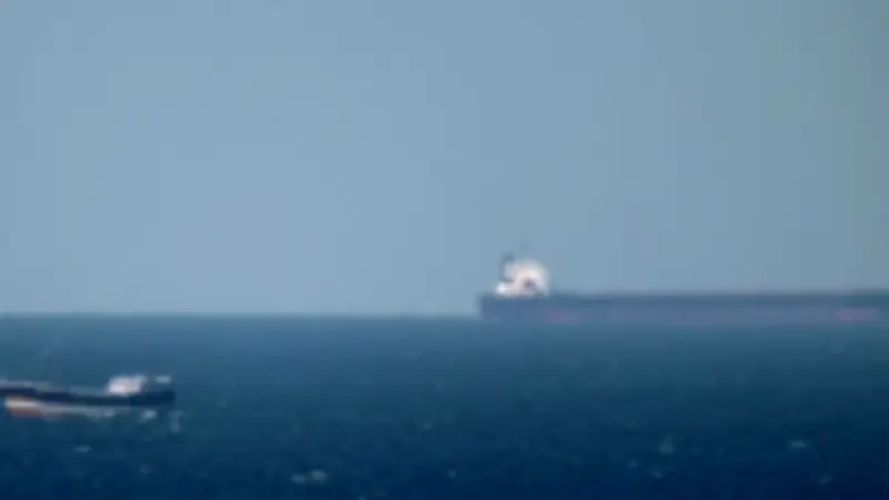 بيانات ملاحية: 71% من السفن العابرة لمضيق هرمز مرتبطة بإيران أو أسطول الظل