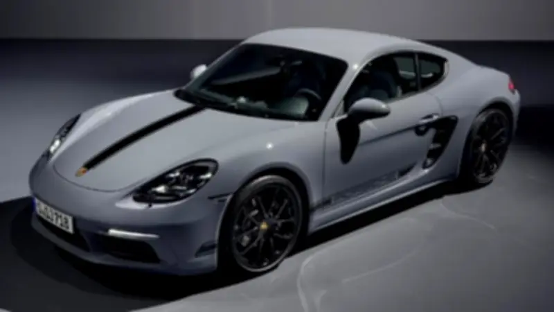 بورشه 718 موديل 2026: 300 حصان وأداء رياضي مذهل في سيارة سوبر كارز