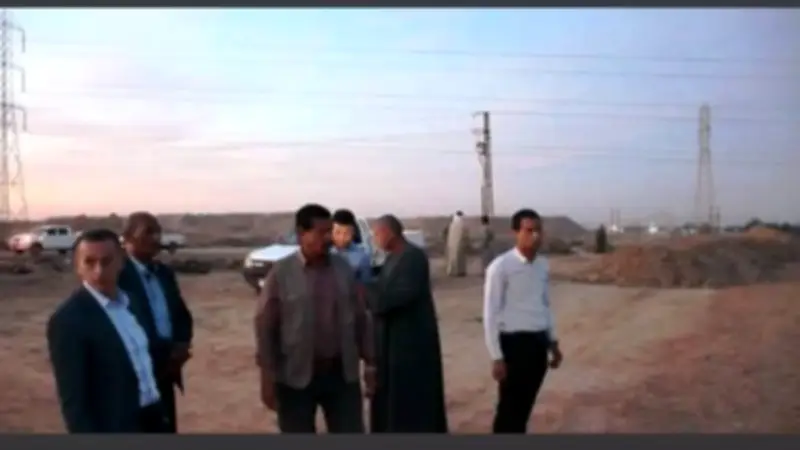 محافظ أسوان يقود حملة لإزالة تعدي على 8 فدان بقرية القنان