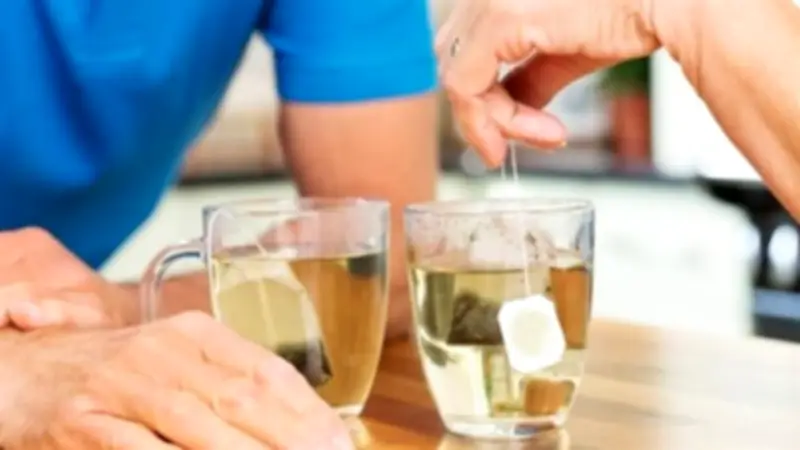 مشروبات طبيعية تساعد على تنظيم سكر الدم: 8 خيارات فعالة