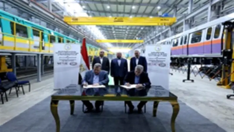 توقيع اتفاقيتين لتصنيع 800 عربة قطار وتطوير السكك الحديدية