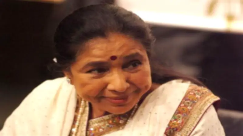 وفاة المغنية الهندية الأسطورية آشا تاي عن عمر يناهز 92 عامًا بعد أزمة قلبية