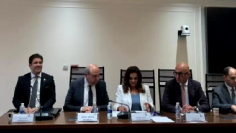 وزير الطيران: أسطول مصر للطيران سيصل إلى 97 طائرة بحلول 2030/2031