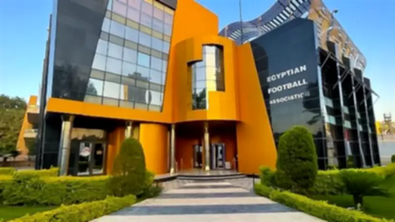 كمال عبد الواحد يلقي محاضرات متنوعة لمدربي الرخصة A9 باتحاد الكرة في السادس من أكتوبر